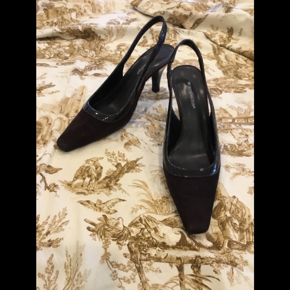 Lovely suede and patent trim slingback pump.